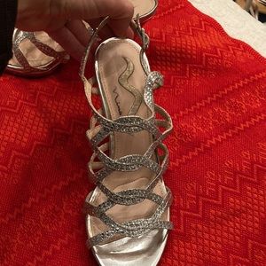 Nina silver glitter high heel event sandals . Size 9M